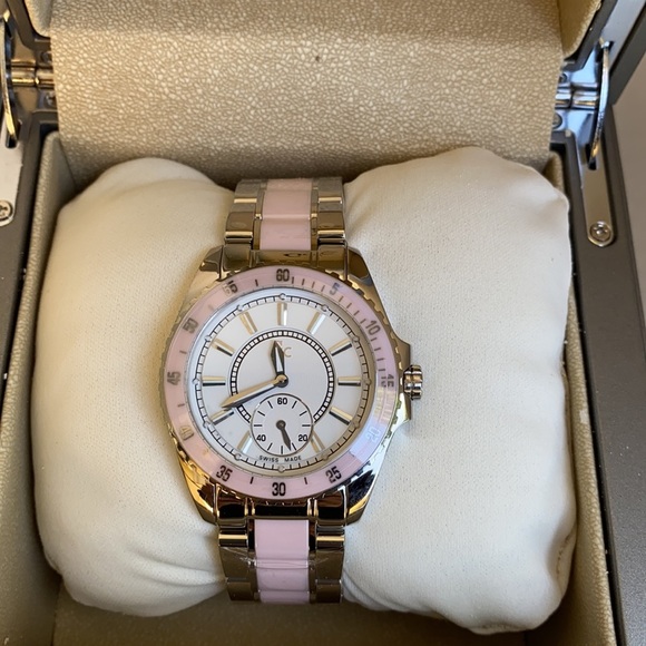 NEW GUESS Collection Sport Class Lady Pink Watch - Picture 1 of 10